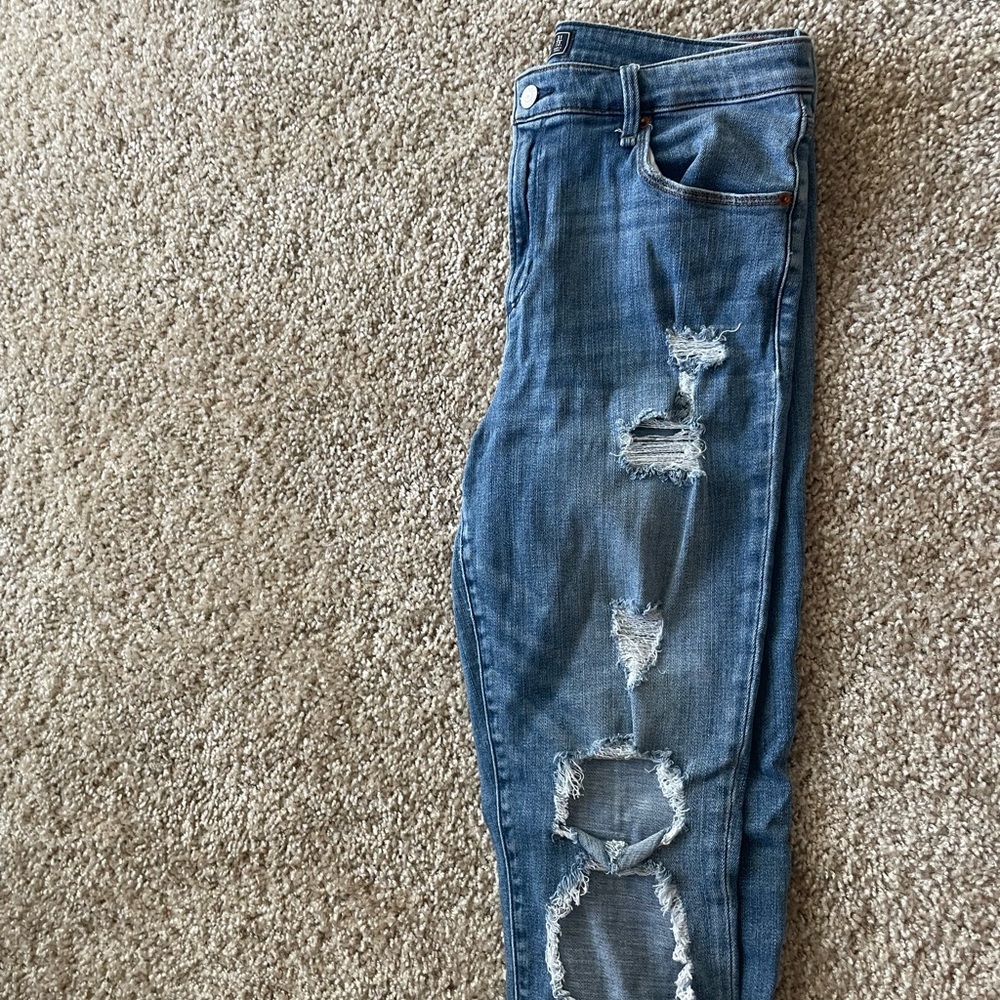 A&F High Rise Jeans - Picture 5 of 5